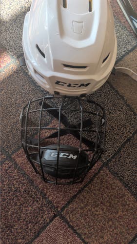 Medium CCM Helmet (Used)