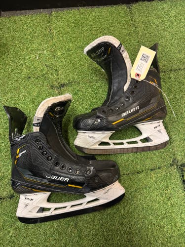 Intermediate Bauer Supreme M5 Pro Hockey Skates 6 (Used)
