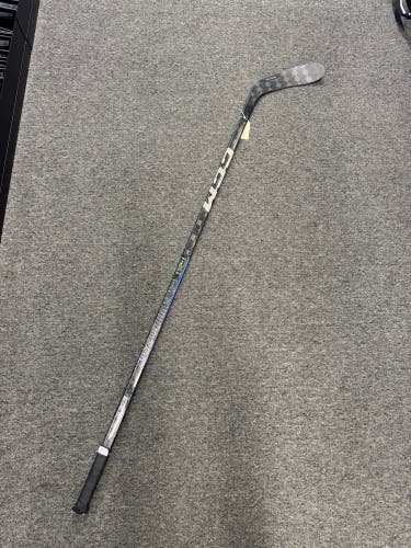 Intermediate CCM Ribcor Trigger 9 Pro Hockey Stick Right Handed P28 65 Flex (Used)