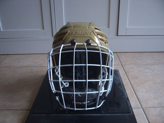 Free Shipping - Good Condition Bauer Re-Akt 155 Senior Hockey Helmet Gold sz Small