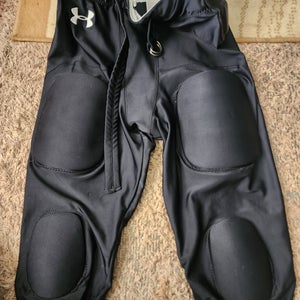 Black Men's XL Under Armour Game Pants (New)