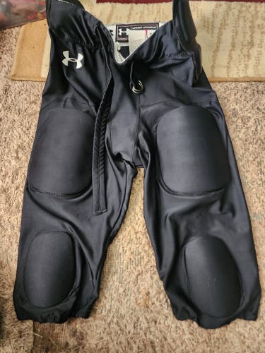 Black Men's XL Under Armour Game Pants (New)