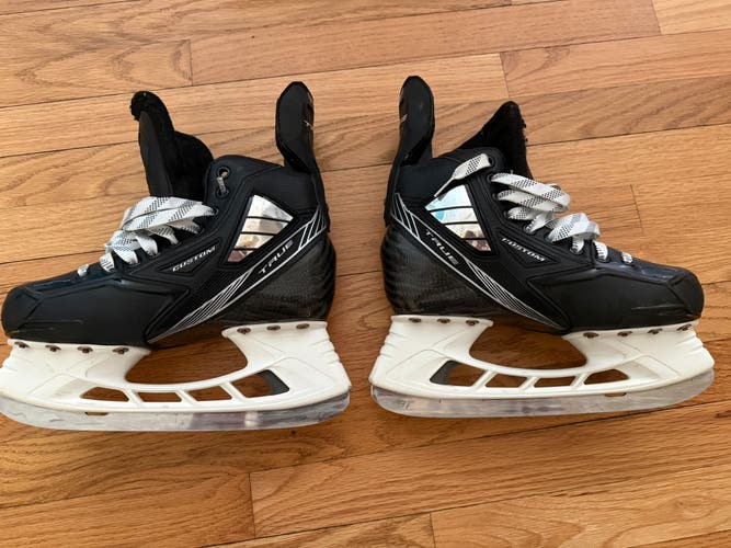 True Pro Custom Hockey Skates Regular Width Pro Stock Size 6.5 (Used) Tuuks 263 blade tech steel.
