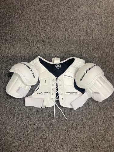 Senior Small Sher-Wood 5030 Shoulder Pads (New)