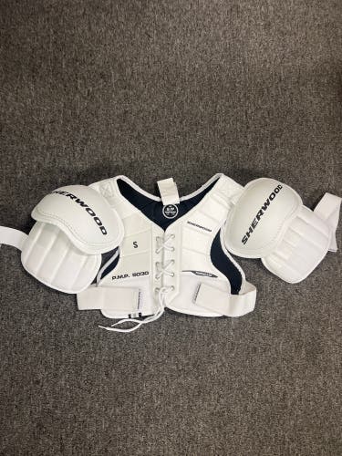 Senior Small Sher-Wood 5030 Shoulder Pads (New)
