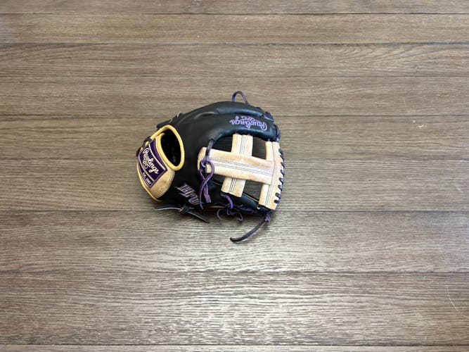 High Point U College Issued Rawlings Heart of the Hide 11.75" Single Post Web