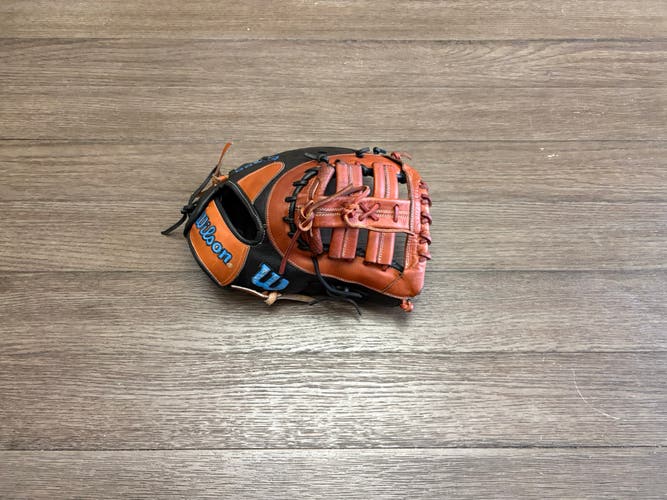 Wilson A2000 1620 12.5"  First Base Mitt