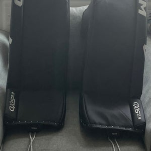 35" 2022 CCM Axis 2.9 Goalie Leg Pads