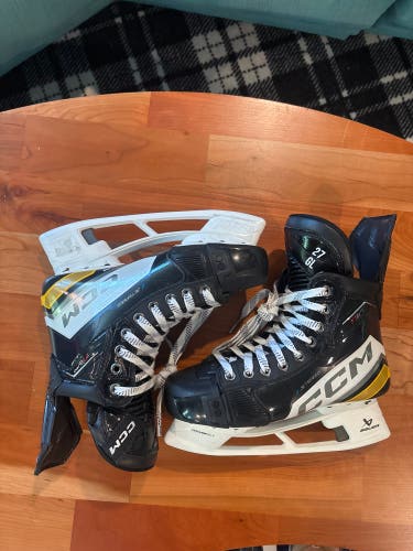 2023 CCM JetSpeed FT6 Pro Hockey Skates Regular Width Pro Stock Size 5 (Used)
