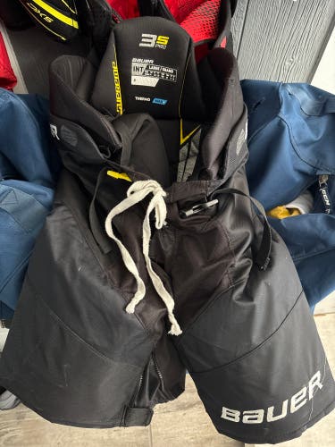 Intermediate Large Bauer Supreme 3S Pro Hockey Pants (Used)