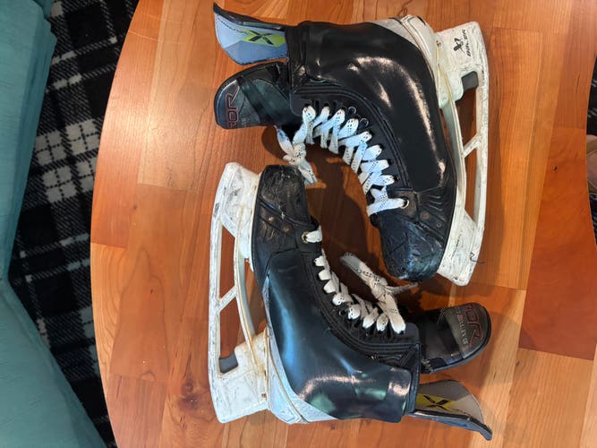 2023 Bauer Vapor Hyperlite 2 Hockey Skates Regular Width 7 (Used)