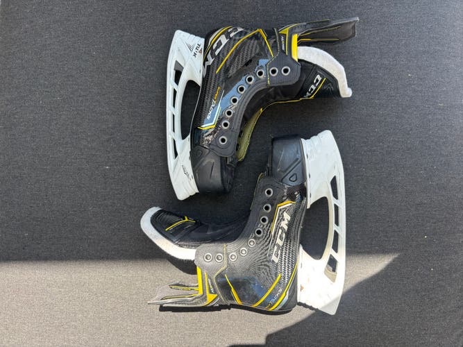 2020 CCM Super Tacks AS3 Pro Hockey Skates Regular Width Size 3.5 (Used)