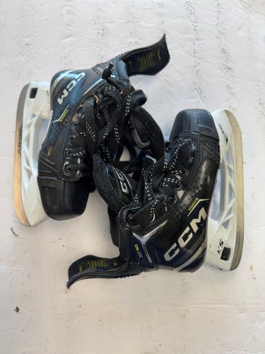 Black 2024 CCM Tacks XF 80 Hockey Skates Size 1 (Used)