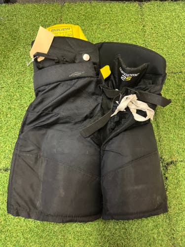 Junior Small Bauer Supreme 2S Hockey Pants (Used)