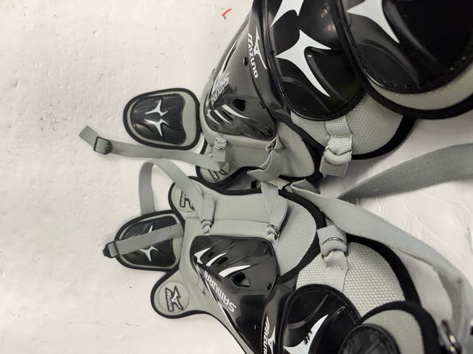 Mizuno Samurai Catcher's Leg Guard (Used)