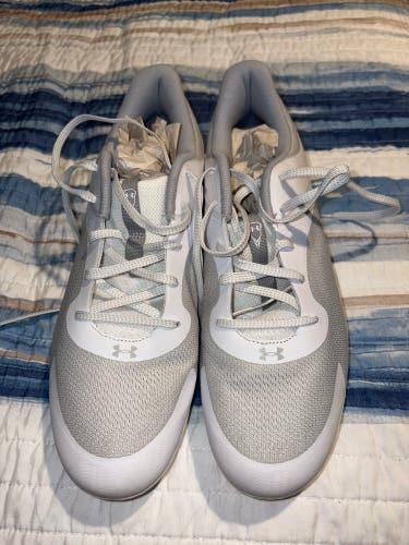 Men's Size M 12.0 (W 13.0) Adult Under Armour Low Top (New)