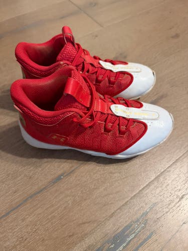 Red Kid's 4Y (Big Kids / Youth) Under Armour Harper 9 (Used)
