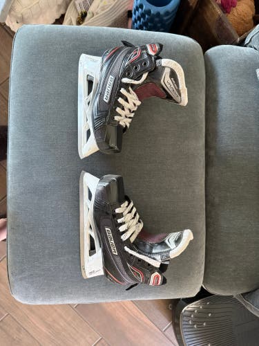 Bauer Vapor X700 Hockey Goalie Skates Regular Width Size 2