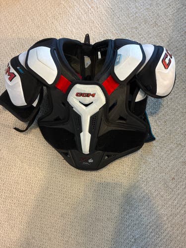 Large Junior CCM JetSpeed FT6 Pro Shoulder Pads (Used)