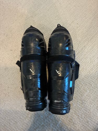 Intermediate Bauer Supreme M5 Pro 13" Shin Pads (Used)