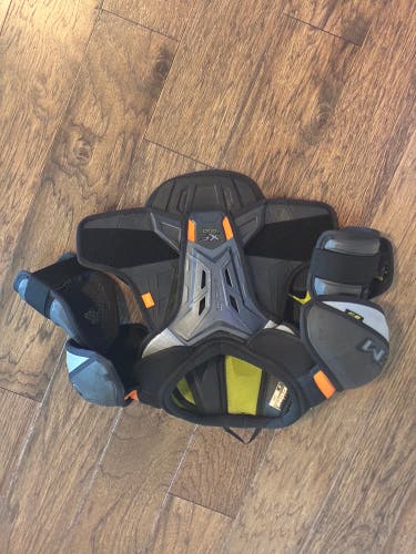 Men's Large Junior CCM Tacks XF Pro Shoulder Pads (Used)