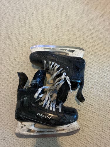 2022 Bauer Supreme Mach Hockey Skates Size 5 (Used)