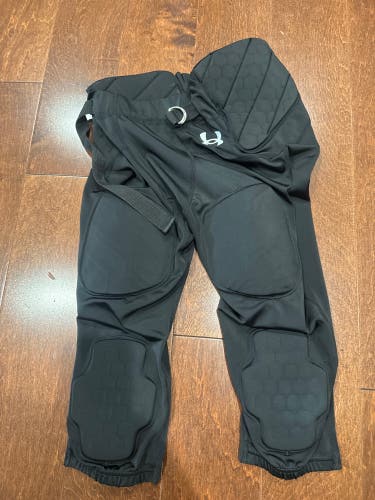 Black Men's Small Adult Under Armour Game Pants (Used)