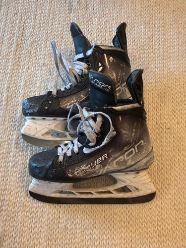 Gray 2021 Bauer Vapor Hyperlite Hockey Skates Regular Width Pro Stock 6 (Used)