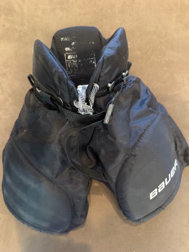 Youth Small Bauer Nexus 400 Hockey Pants (Used)