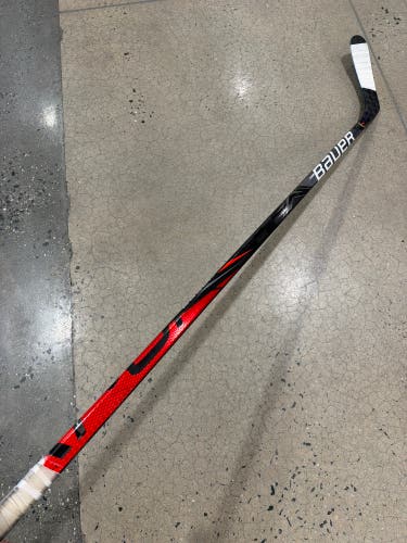 Senior Bauer Vapor Flylite Hockey Stick Left Hand P92 102 Flex (Used)