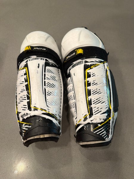 Junior CCM Tacks 9060 12" Shin Pads (Used)