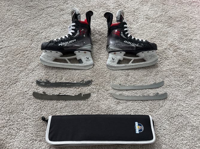 Bauer Vapor X5 Pro Hockey Skates Size 1 D with Profiled Steel (Used)