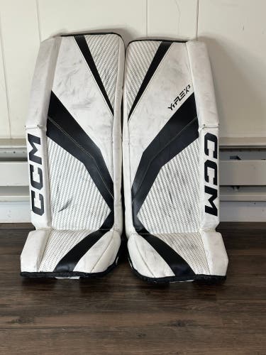 26" CCM YTFLEX 3 Goalie Leg Pads (Used)
