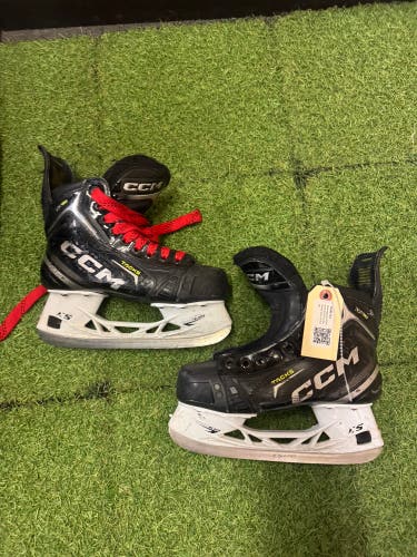 Intermediate CCM Tacks XF 80 Hockey Skates Size 4.5 | CCM Regular Fit (Used)