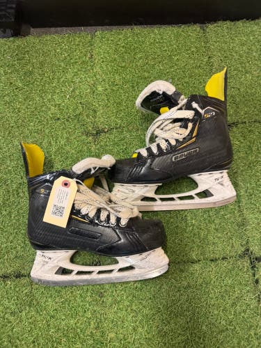 Junior Bauer Supreme S27 Hockey Skates Regular Width Size 5.5 (Used)