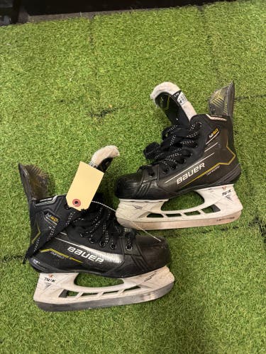 Intermediate Bauer Supreme M40 Hockey Skates Size 4.5 | Bauer Fit 3 (Used)
