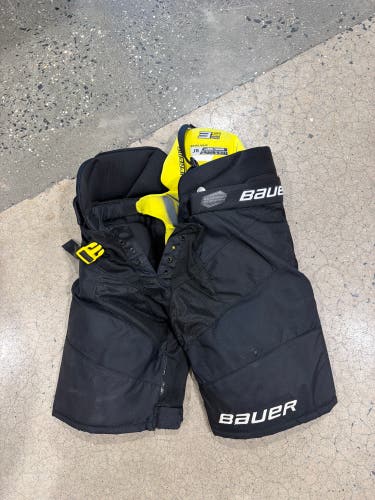 Black Junior Large Bauer Supreme 3S Pro Hockey Pants (Used)