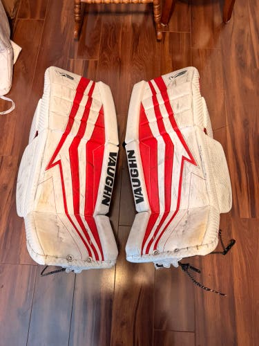 28" Vaughn Velocity V9 Goalie Leg Pads (Used)