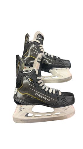 Bauer Supreme M40 Hockey Skates - Size 5 In very good condition