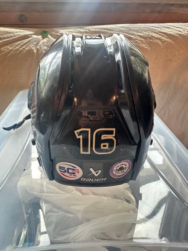 Large Bauer Re-Akt 85 Helmet (Used)
