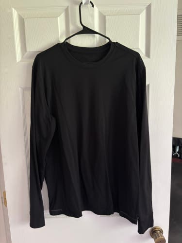 Black Men's Large Lululemon Pullover (Used)