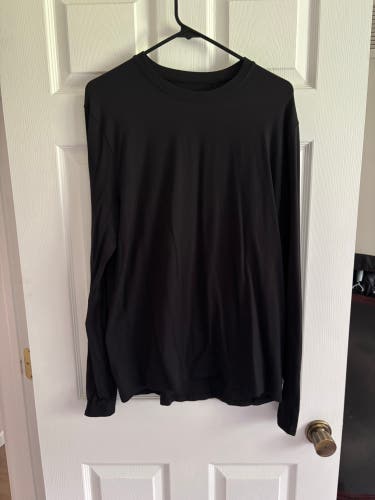 Black Men's Large Lululemon Pullover (Used)