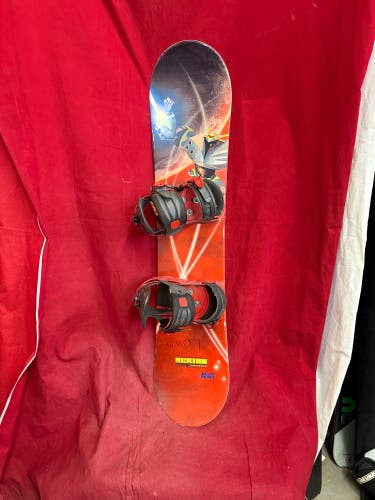 Skis: Burton Snowboard All Mountain With Bindings Directional Twin 120 cm (Used)