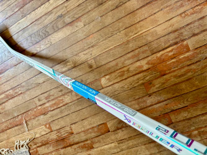 Intermediate Bauer Proto2 Right Handed Hockey Stick 40 Flex (Used)