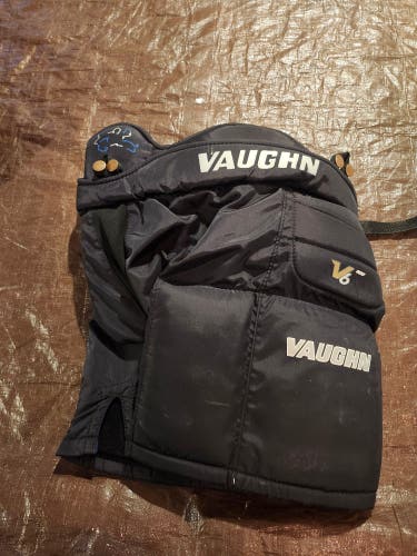 Junior Medium Vaughn V6 Hockey Goalie Pants (Used)