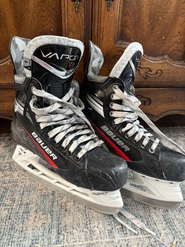 2021 Bauer Vapor 3X Hockey Skates Regular Width 6 (Used)