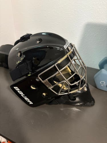 Intermediate Medium Bauer Profile 940 Goalie Mask (Used)