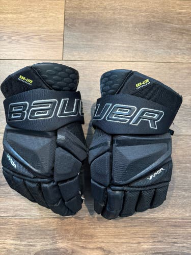 Bauer Vapor Hyperlite Gloves 14"