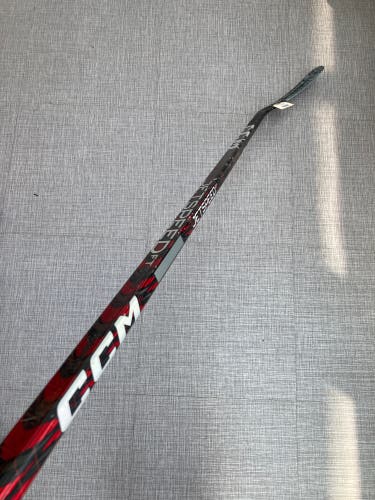 CCM JetSpeed FT5 Pro Senior Hockey Stick Right Handed P88 75 Flex