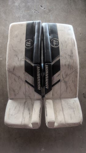 26" 2024 Warrior Ritual G5 Goalie Leg Pads (Used)